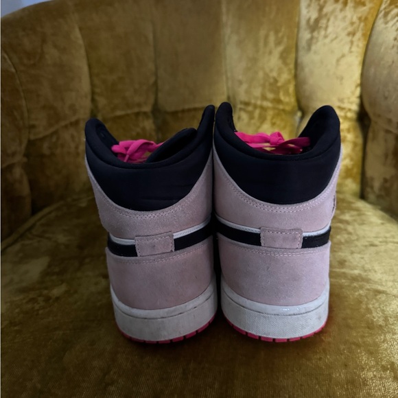 The Air Jordan 1 Mid Crimson Tint Hyper Pink Size 11 Good Condition - Picture 5 of 7